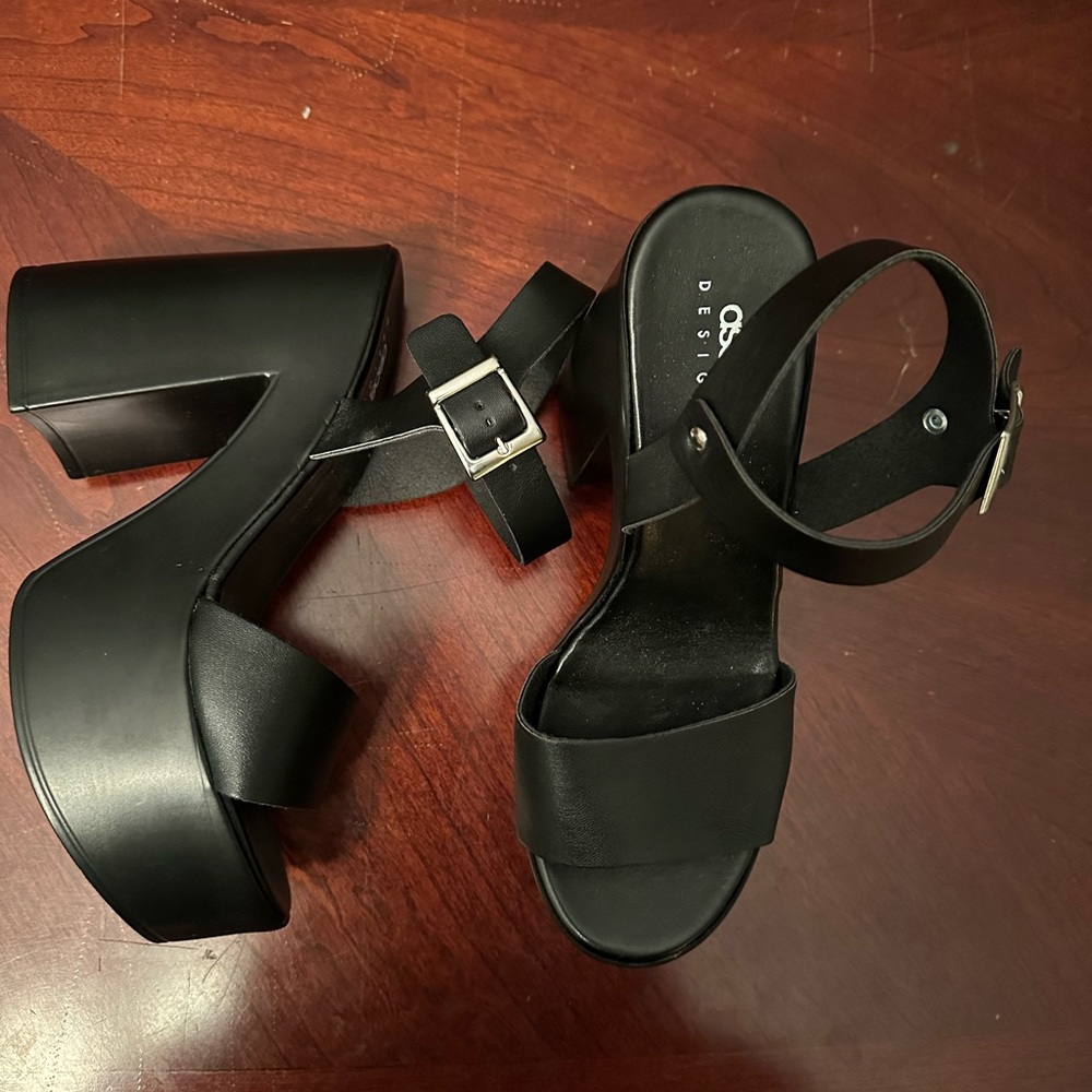 Platform sandal